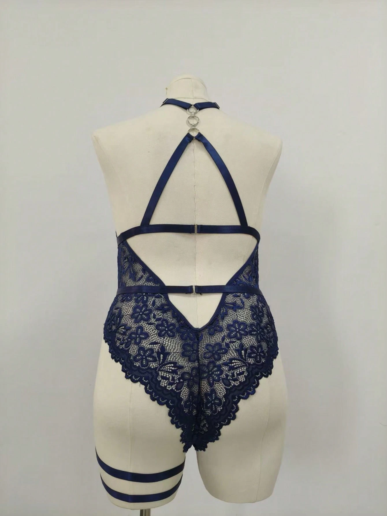 Blue Lace Wireless Bodysuit Wi - Garter Belt Set のレビューと価格