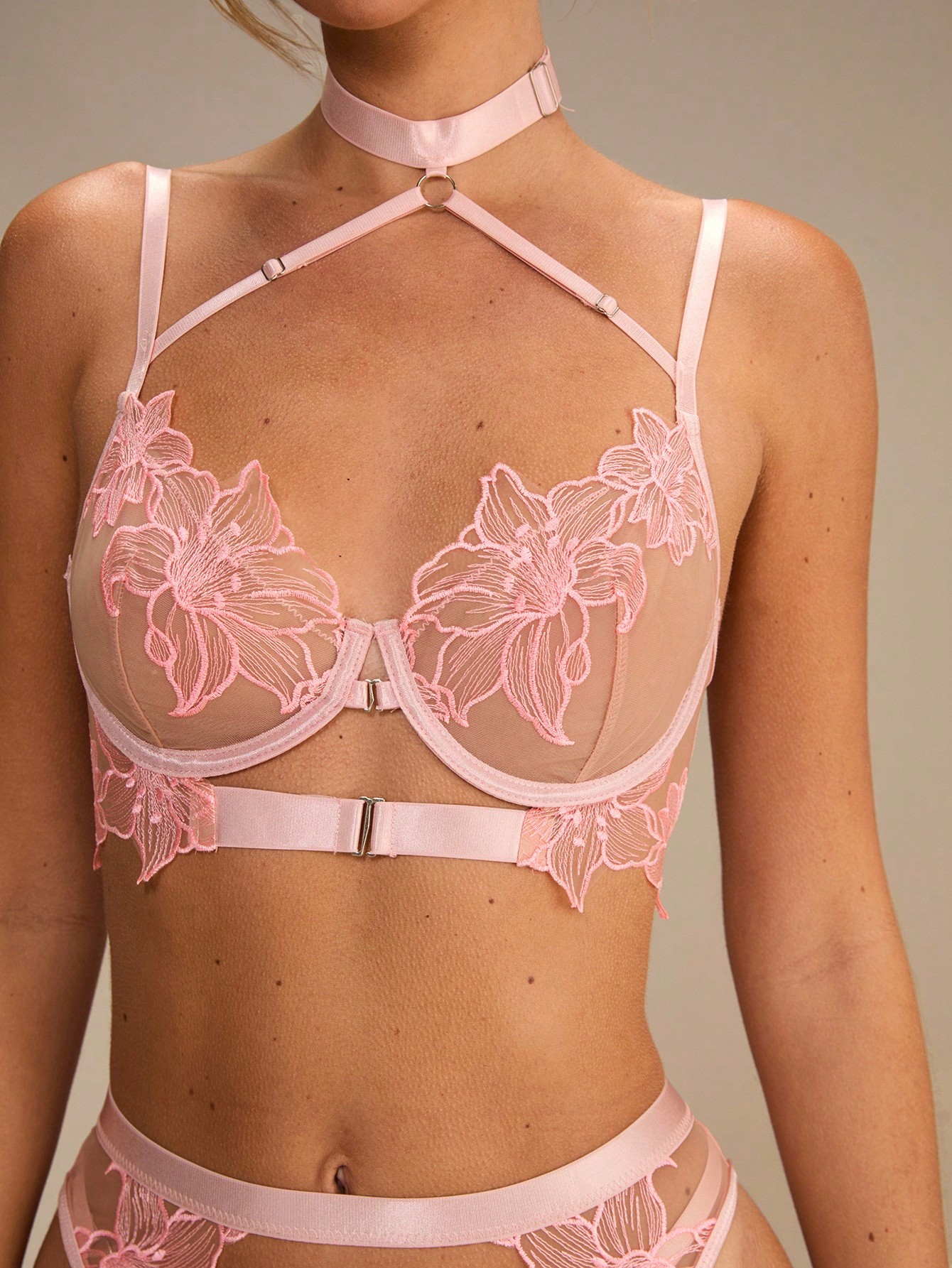 Pink Floral Lace Sheer Front-O - Garter Belt Set のレビューと価格
