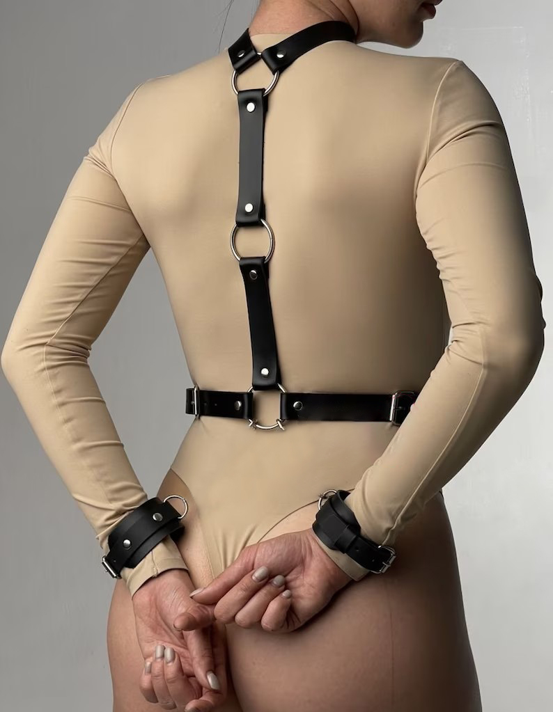 Women's Sexy Leather Harness B - Garter Belt Set のレビューと価格